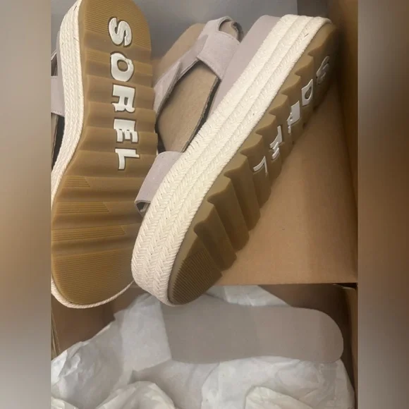 Sorel Women's Beige CameronPlatform Sandals.  NWT. - Picture 5 of 6